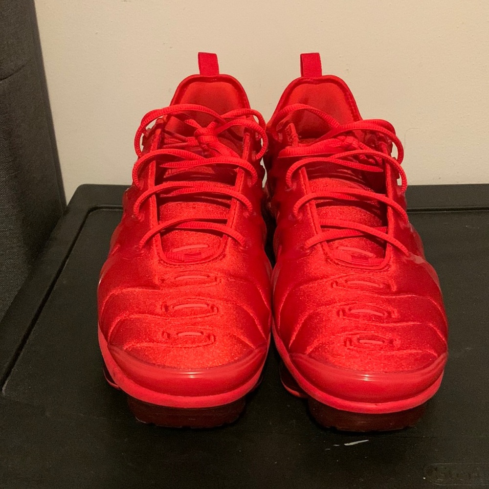 Nike Air Max Plus 10.5M barely worn no box.